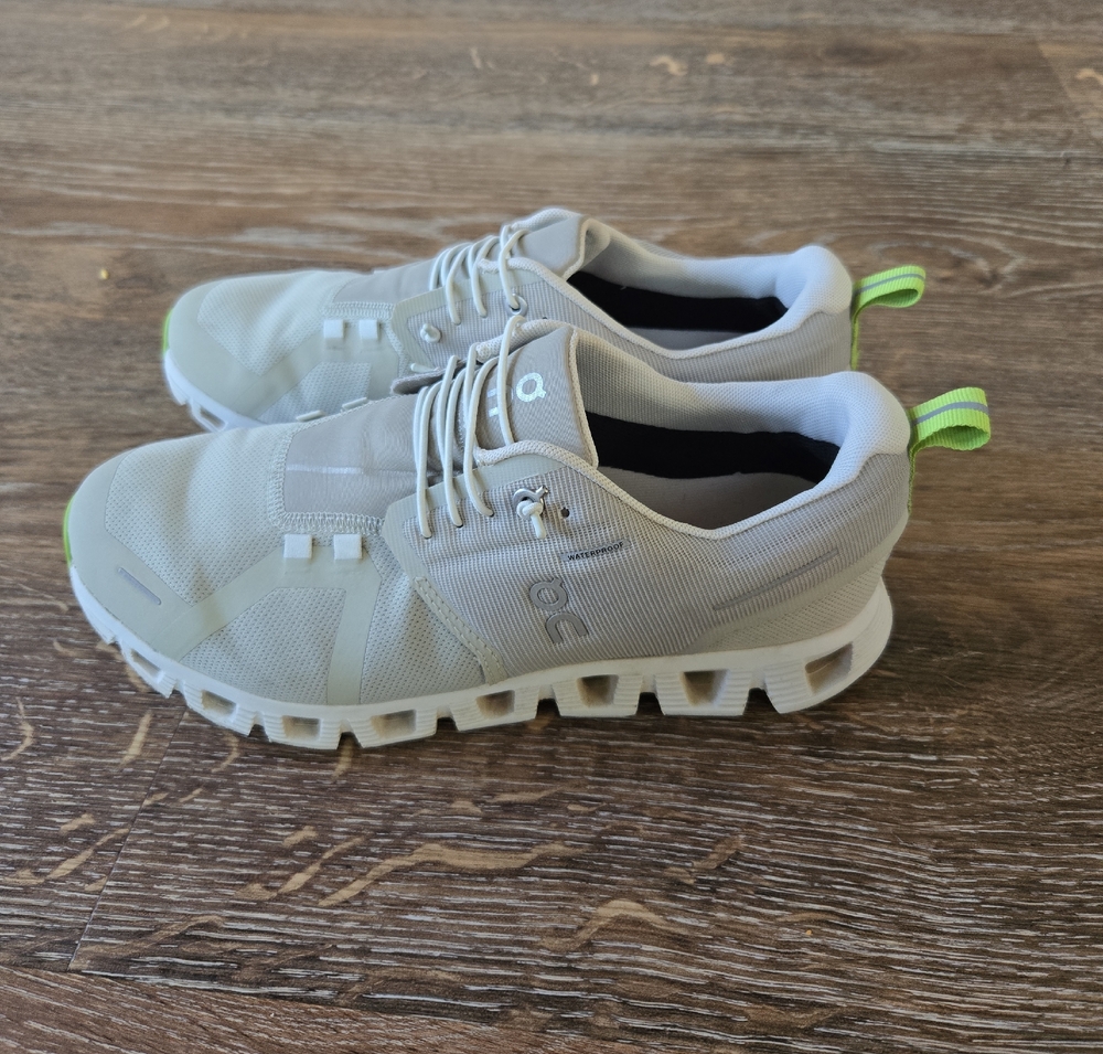 On Running Light Gray Sneakers with Lime Details
